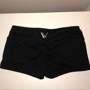 Large Vull black tulip shorts